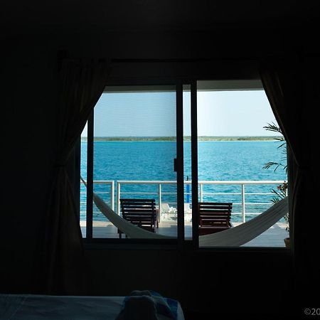 Casa Sol Y Luna Bacalar Bed & Breakfast エクステリア 写真
