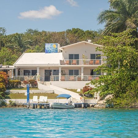 Casa Sol Y Luna Bacalar Bed & Breakfast エクステリア 写真