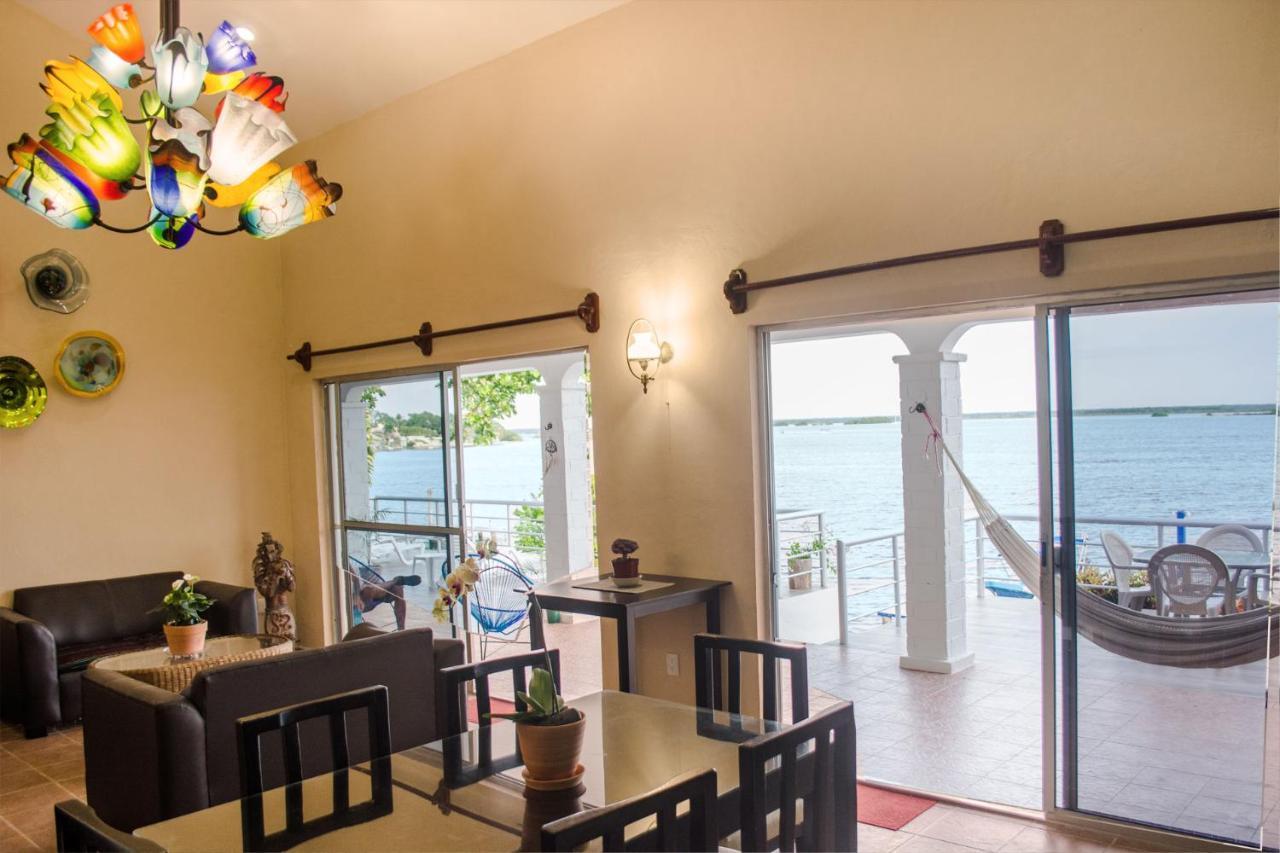 Casa Sol Y Luna Bacalar Bed & Breakfast エクステリア 写真